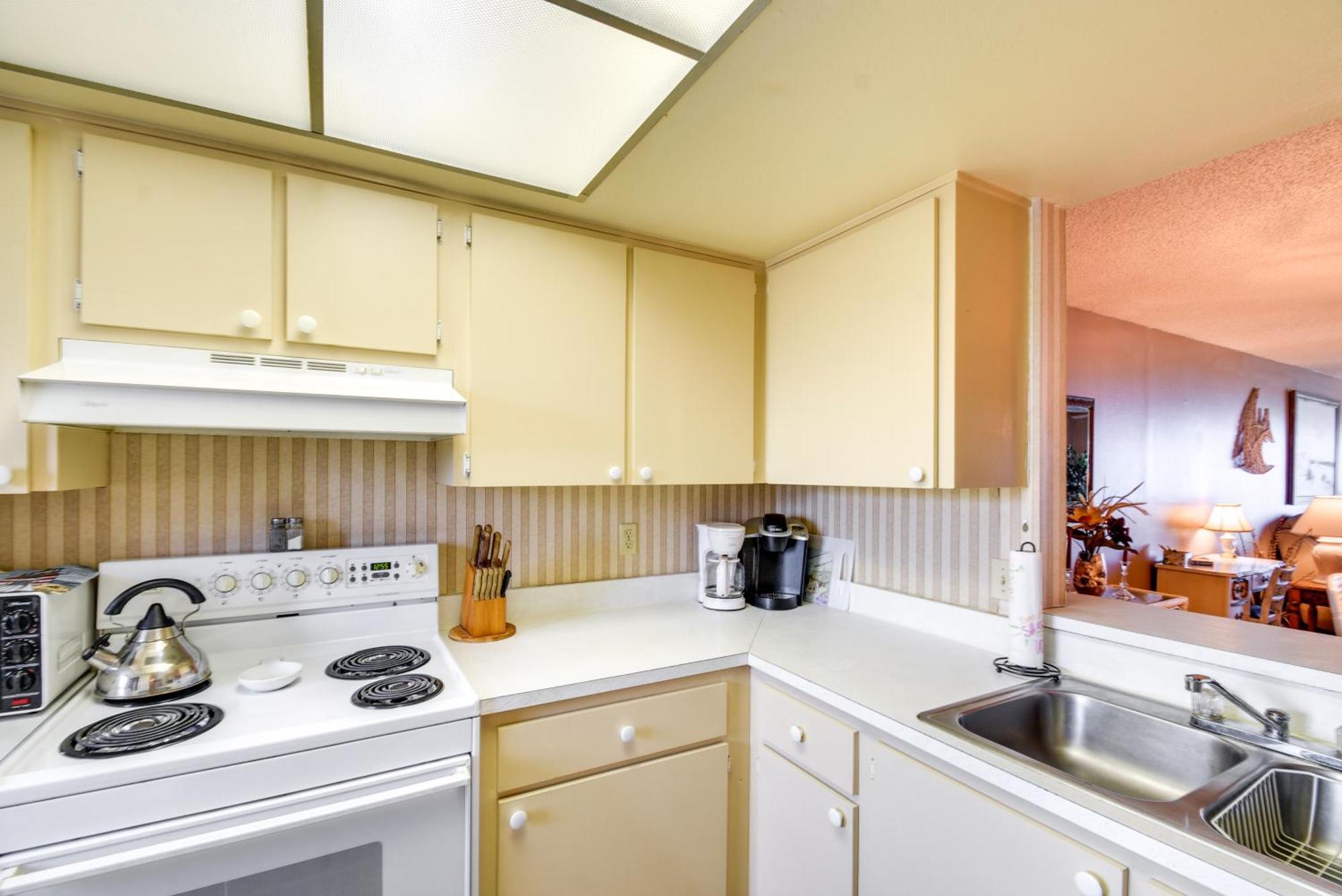 Coastal Condo With Balcony Walk To Madeira Beach! St. Pete Beach Exterior photo
